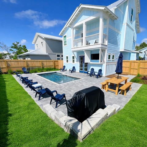 Back Pool Patio with Outdoor TV