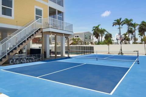 Private pickleball court - racquets and balls come with rental for guest use!
