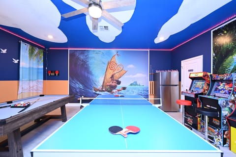 Moana’s Game RM: ping pong, billiards, Air hockey, 3 arcade, PlayStation4, Bar 