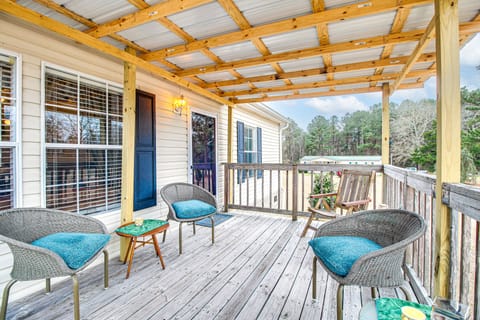 Claxton Vacation Rental | 3BR | 2BA | 1,700 Sq Ft | Stairs Required