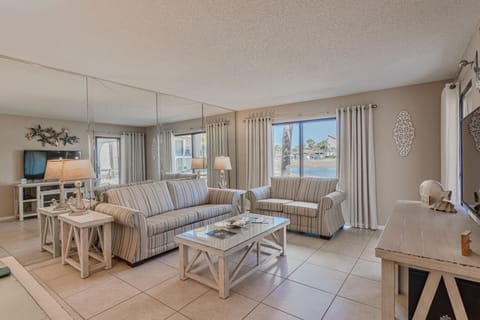 Welcome to Sail Away Villa @ Edgewater Beach Resort. Sleeps 8.