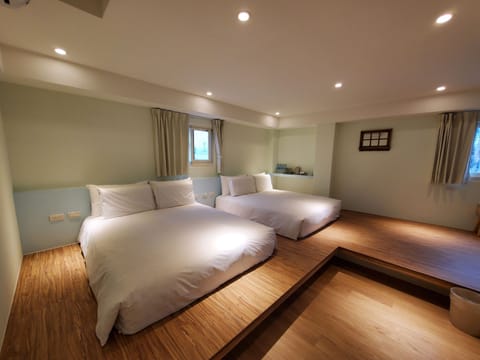 Standard Quadruple Room, Non Smoking | Free WiFi, bed sheets