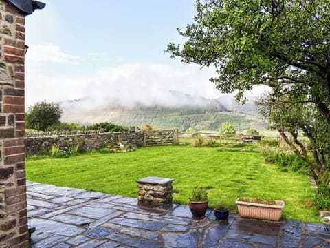 Garden | Nant Y Crogwyn, Penmachno