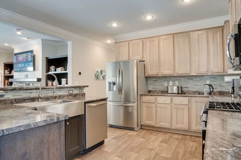 All stainless steel appliances makes this kitchen one you won`t want to leave. Dishwasher, gas range, Toaster, Temperature control kettle, drip coffee pot, and all the pots and pans to create a wonderful meal for your family.