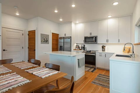 Dining Area ( View into Kitchen ( Main Floor))
