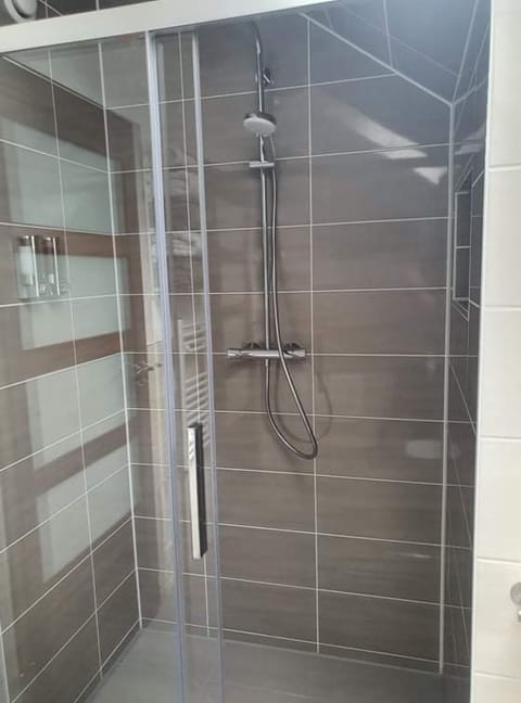 Family Room, Ensuite, Garden View | Bathroom