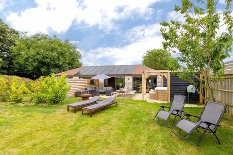 Welcome to The Granary! A beautiful and peaceful countryside lodge with hot tub.