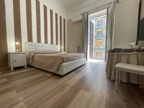 Comfort Double Room | Premium bedding, pillowtop beds, desk, free WiFi