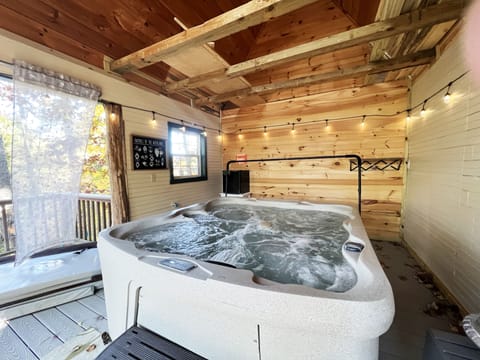 Indoor spa tub