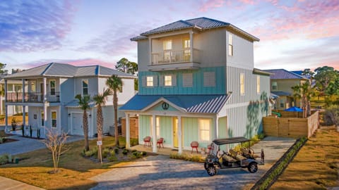Front view of home with plenty of parking.