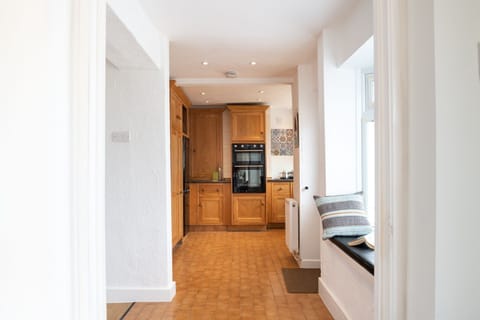 Faraway hall to kitchen