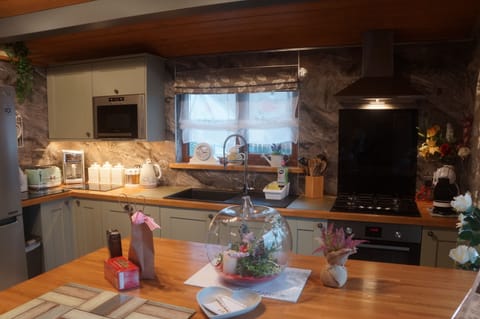 Well equipped kitchen