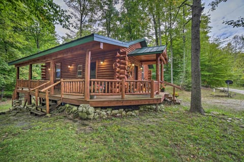 Manistique Vacation Rental | 2BR | 1BA | 760 Sq Ft | 4 Steps to Access