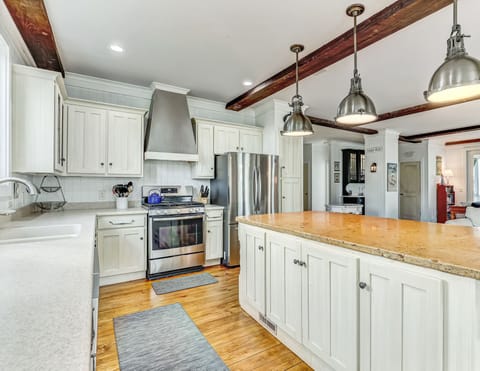 Fully equipped with stainless steel appliances.