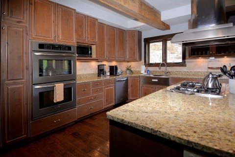 Roomy, fully stocked kitchen