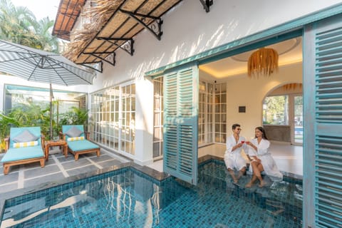 Presidential Suite | Premium bedding, iron/ironing board, free WiFi, bed sheets