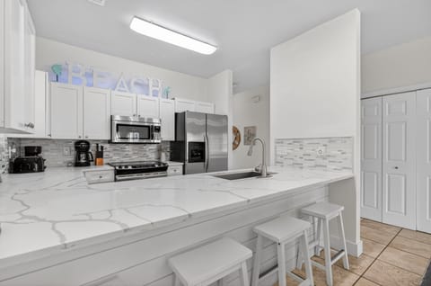 Destined to Be - Crystal Beach - Kitchen