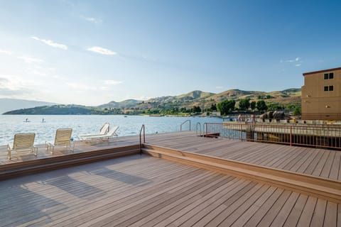 Layout at the poolside deck