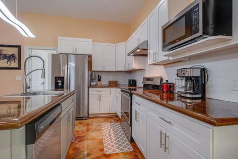 Fully equipped kitchen includes 12 cup coffee maker, toaster, crockpot and blender