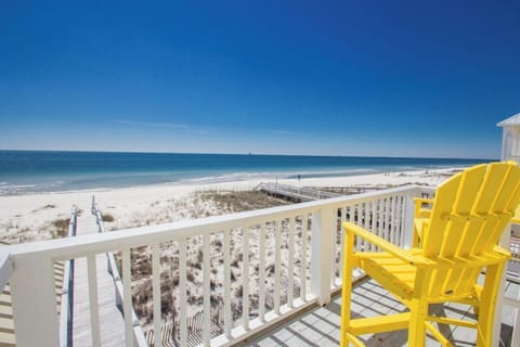 Upper Deck - Enjoy panoramic views from the upper deck.