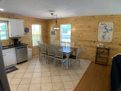 Linens and most kitchen items provided. See "Property Description" for details.