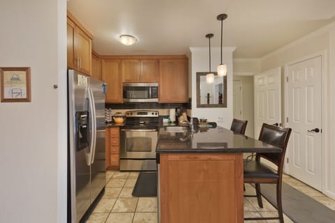 Floor, Flooring, Indoors, Microwave, Oven