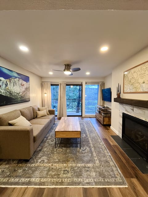 Home Decor,Floor,Indoors,Flooring,Furniture