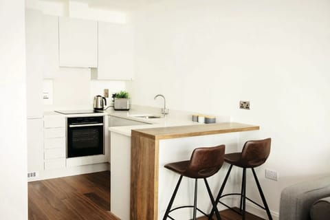 Standard Apartment | Private kitchen | Fridge, microwave, oven, stovetop