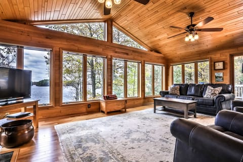180' of breathtaking views from the main level great room.