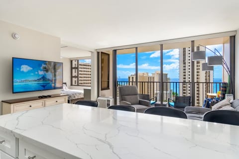 Waikiki beach ocean view from the kitchen