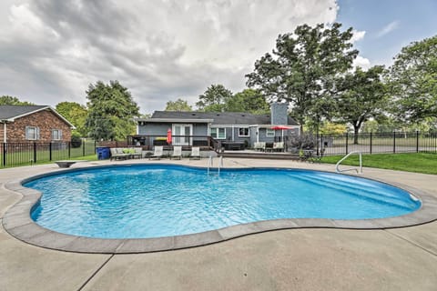 Joelton Vacation Rental | 3BR | 3BA | 1,893 Sq Ft | Stairs to Enter
