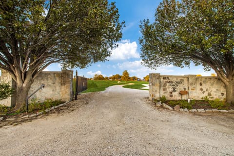 Gated entry to Cross Creek Ranch and Retreat!  Welcome home!