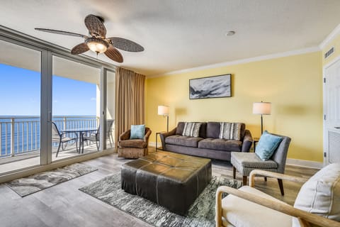 Gulf Front Living Area with Sleeper Sofa