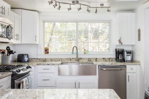 Light and bright kitchen