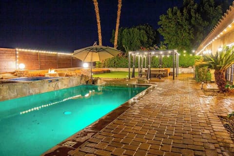 Salt Water Pool, BBQ, Firepit