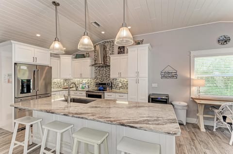 Large center island with bar seating