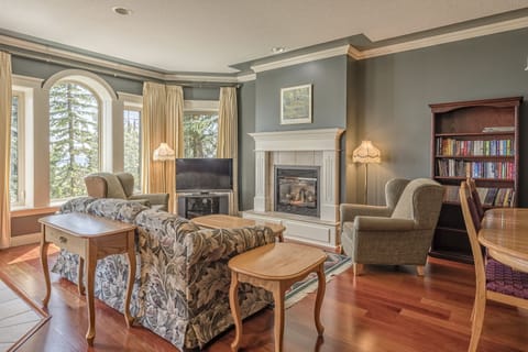 Sonett Suite is an Upgraded and Beautiful Suite on the Knoll