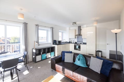 Apartment, Private Bathroom, City View (No 45) | Lounge