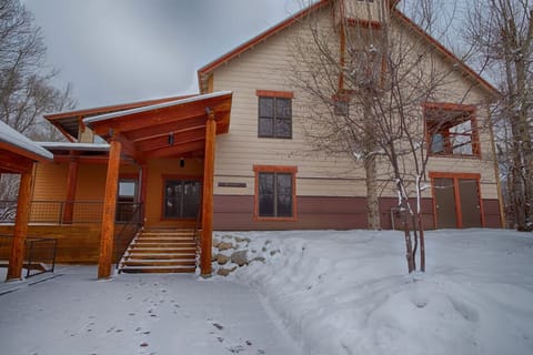 Bannock building/Winter Exterior