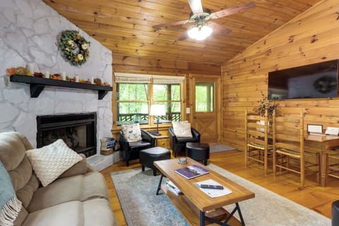 Blue Ridge Vacation Rental | 3BR | 2BA | Stairs Required | 1,344 Sq Ft