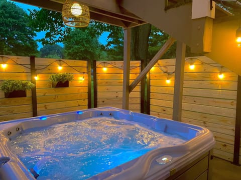 Outdoor hot tub