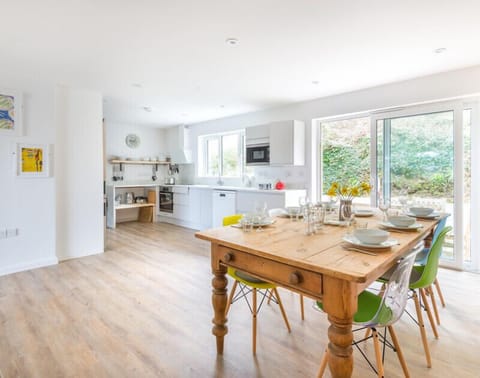 Fridge, dishwasher, electric kettle, cookware/dishes/utensils