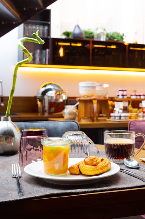 Daily local cuisine breakfast (EUR 16 per person)