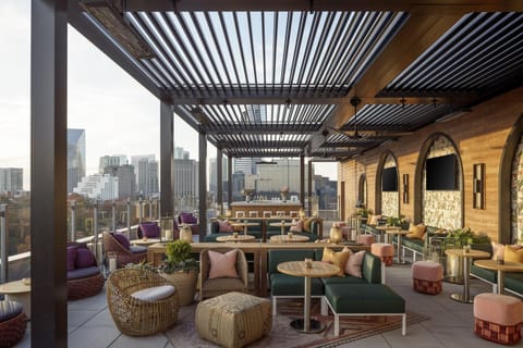 2 restaurants, breakfast, lunch, dinner served; American cuisine