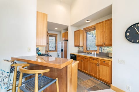 Enjoy making delicious meals in the well appointed kitchen.