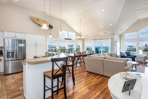 Open concept with beautiful views! Counter seating available at bar.