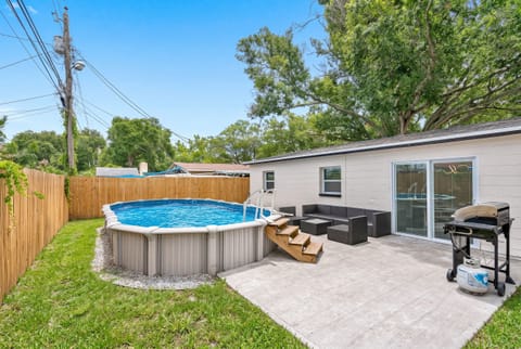 Have an amazing barbecue party while swimming with family and friends!