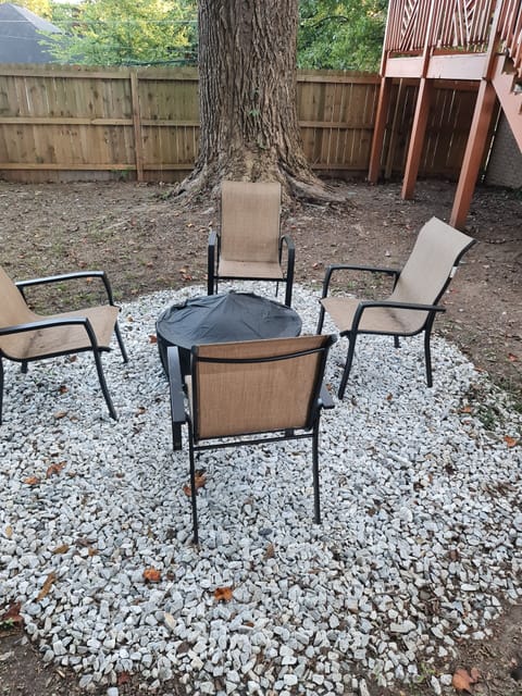 outdoor seating with firepit