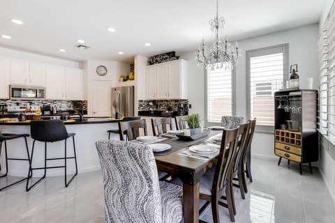 Dining Table | Dishware/Flatware Provided