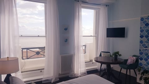Standard Room (4) | Soundproofing, free WiFi, bed sheets